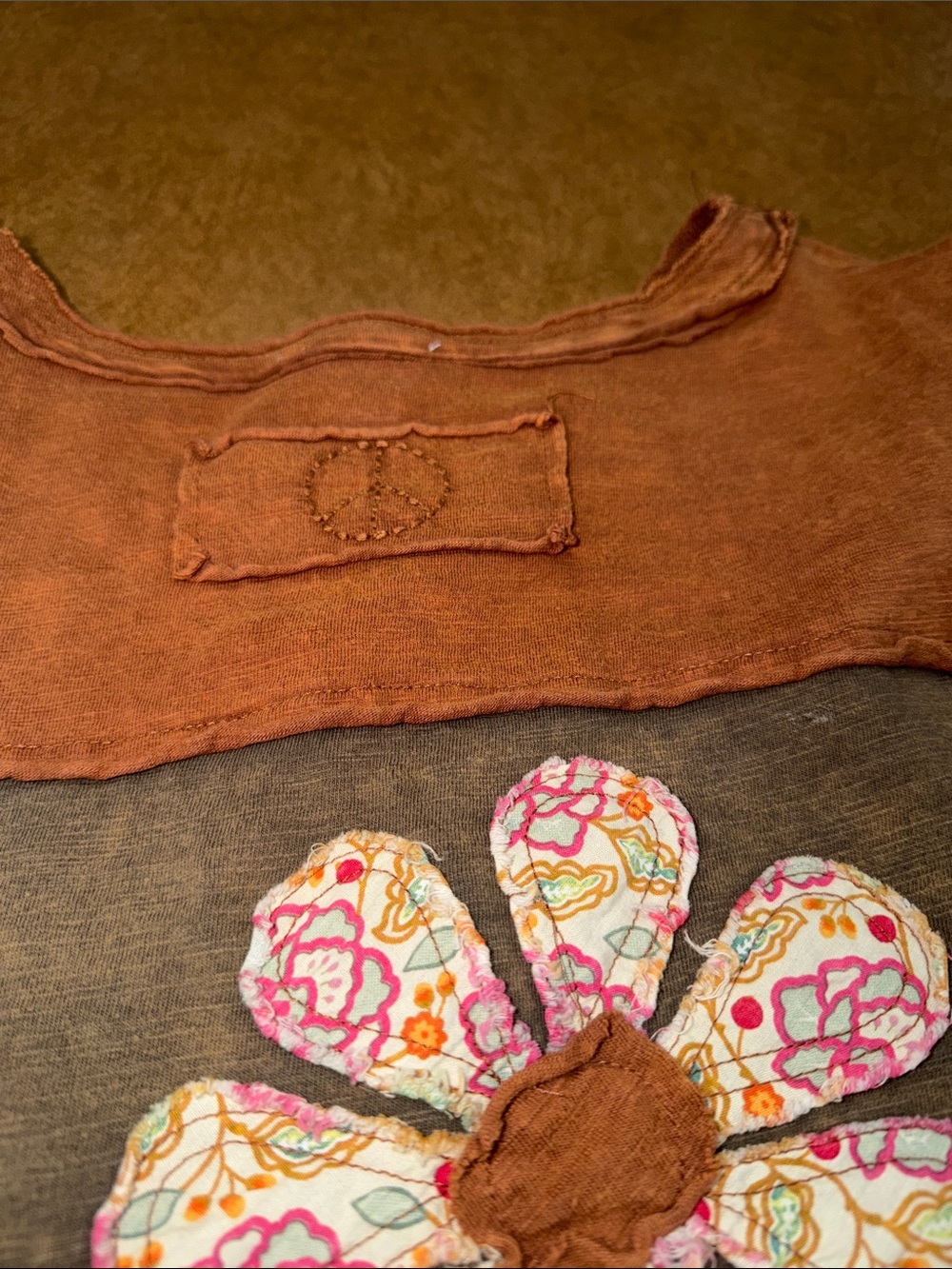 Blue Velvet Women's•OVERSIZED• Rust Floral Appliqué Short Sleeve Top 100% Cotton - Picture 9 of 10